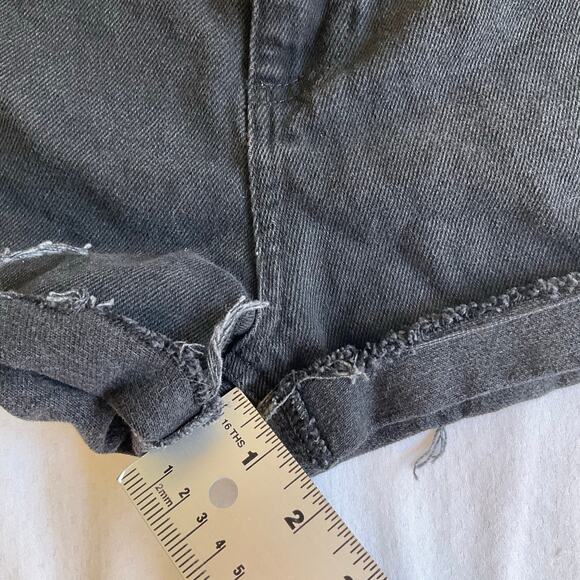 Reclaimed Vintage Women Summer Jean Shorts, size 28, Black - Picture 4 of 11